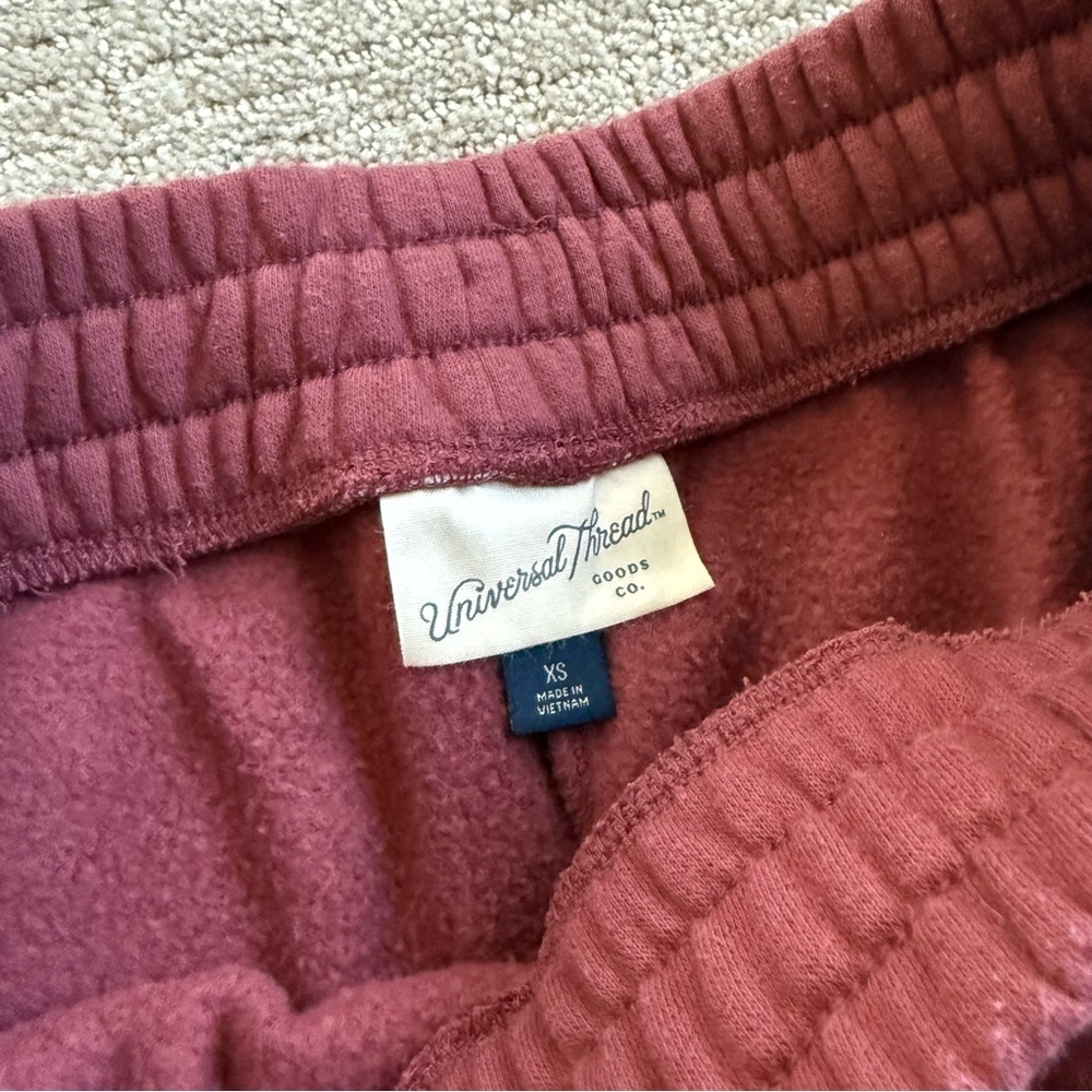 Universal Thread Casual 5” Sweat Shorts - Picture 3 of 3